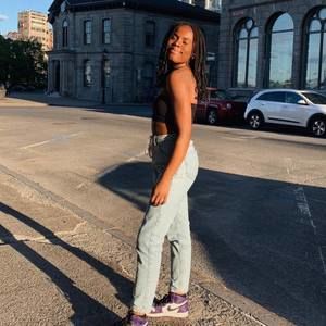 Meet your Posher, Naila